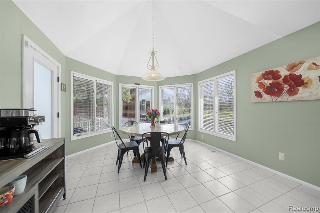 55884 PARKVIEW Drive, Shelby Twp, MI 48316 — Photo 15
