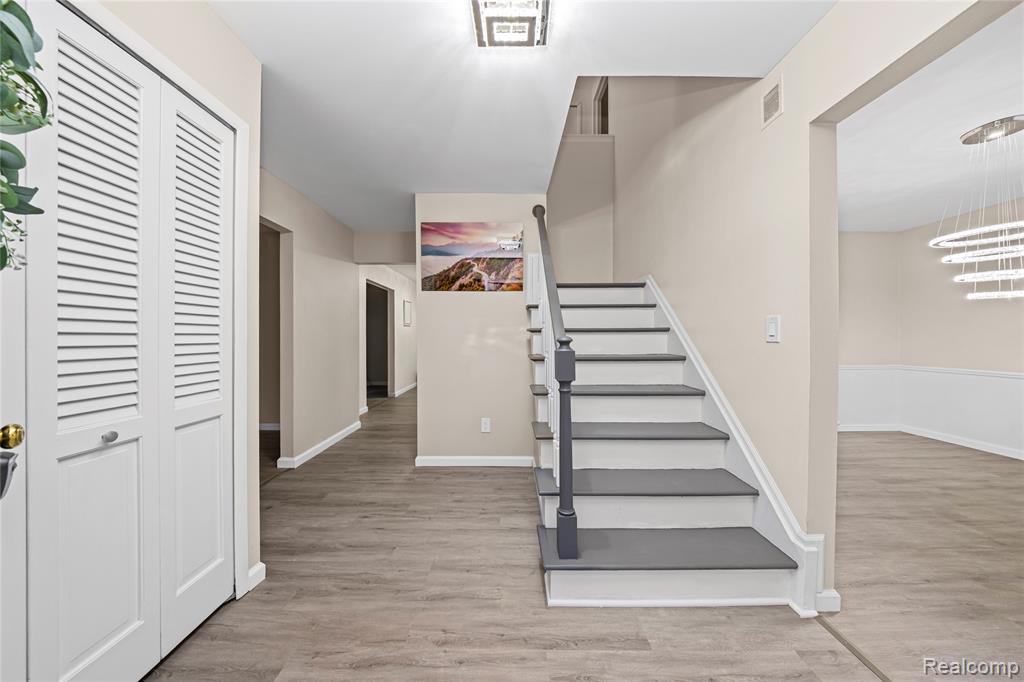 5738 Pebbleshire Road, Bloomfield Hills, MI 48301 — Photo 3