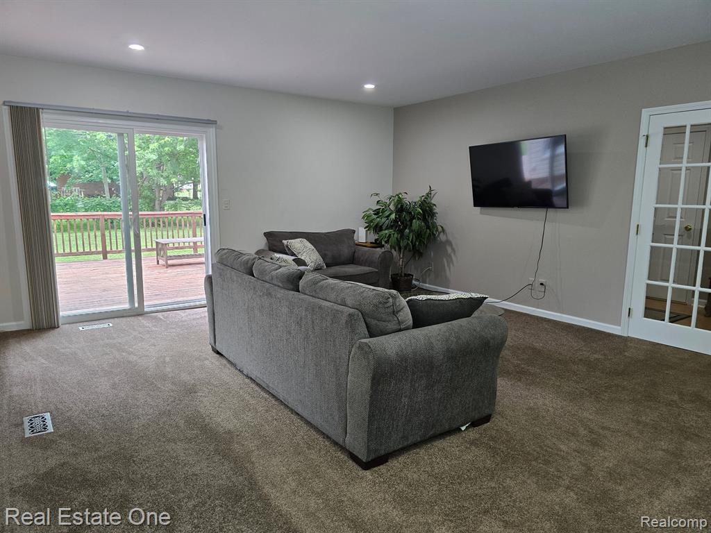 5341 WRIGHT Drive, Troy, MI 48098 — Photo 15