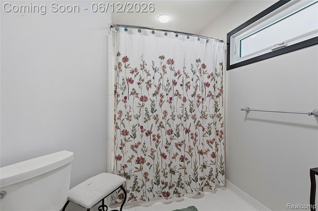 4057 Fox Lake Drive, Bloomfield Hills, MI 48302 — Photo 31