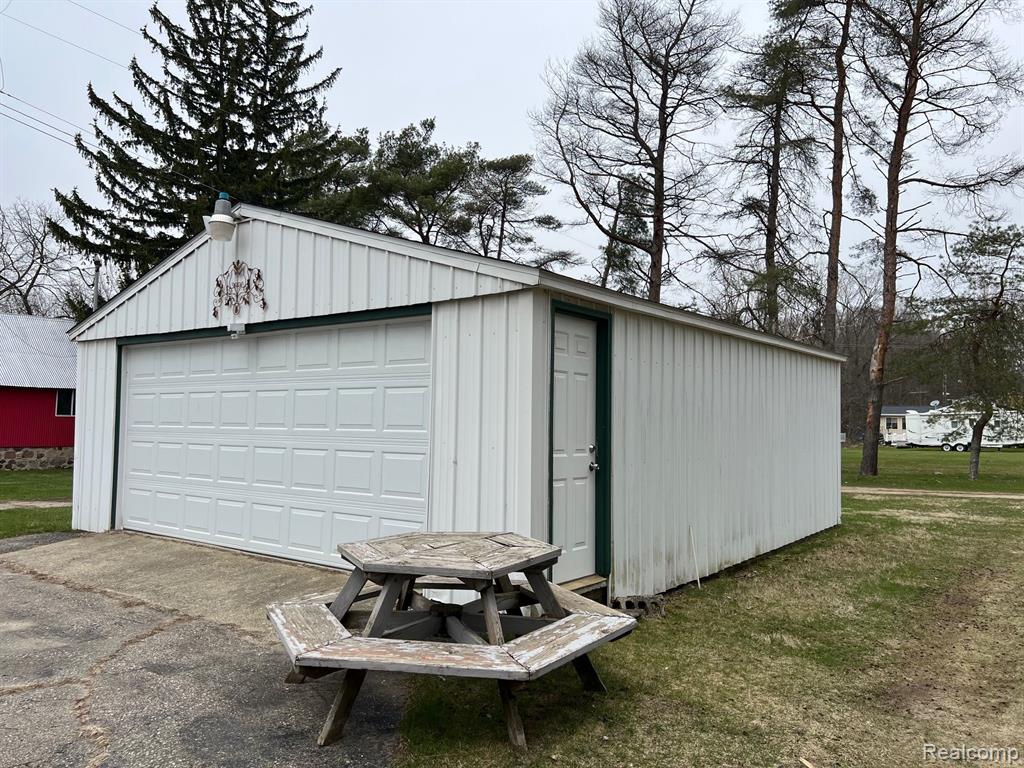 5231 LONSBERRY Road, Columbiaville, MI 48421 — Photo 4