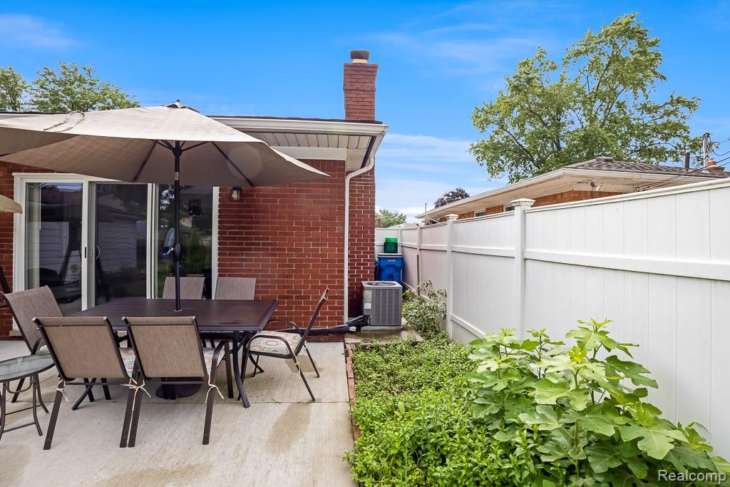 8100 Lochdale Street, Dearborn Heights, MI 48127 — Photo 22