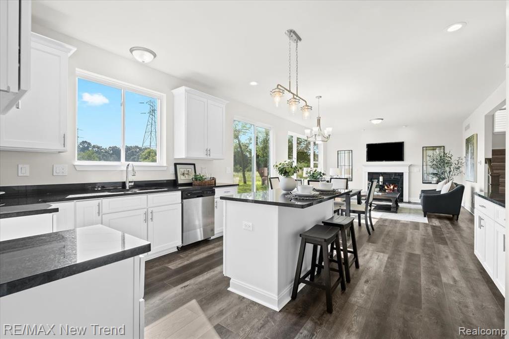 2406 Madison Street, Wixom, MI 48393 — Photo 10