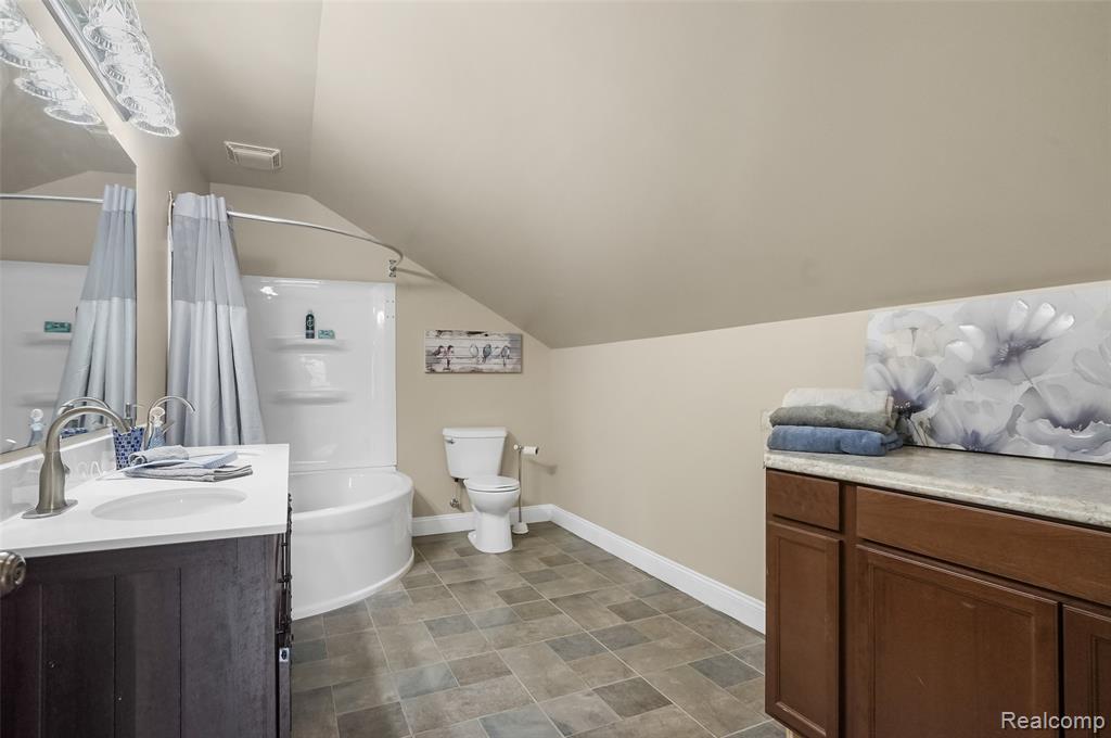 2420 Fisher Road, Howell, MI 48855 — Photo 16
