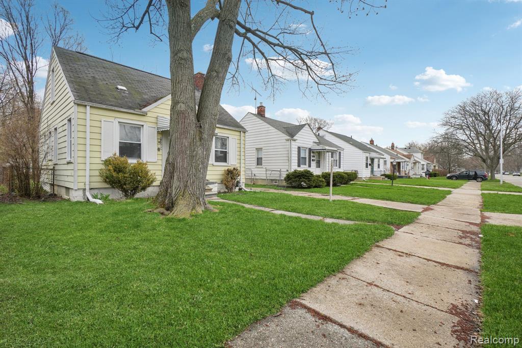 19717 Kenosha Street, Harper Woods, MI 48225 — Photo 4
