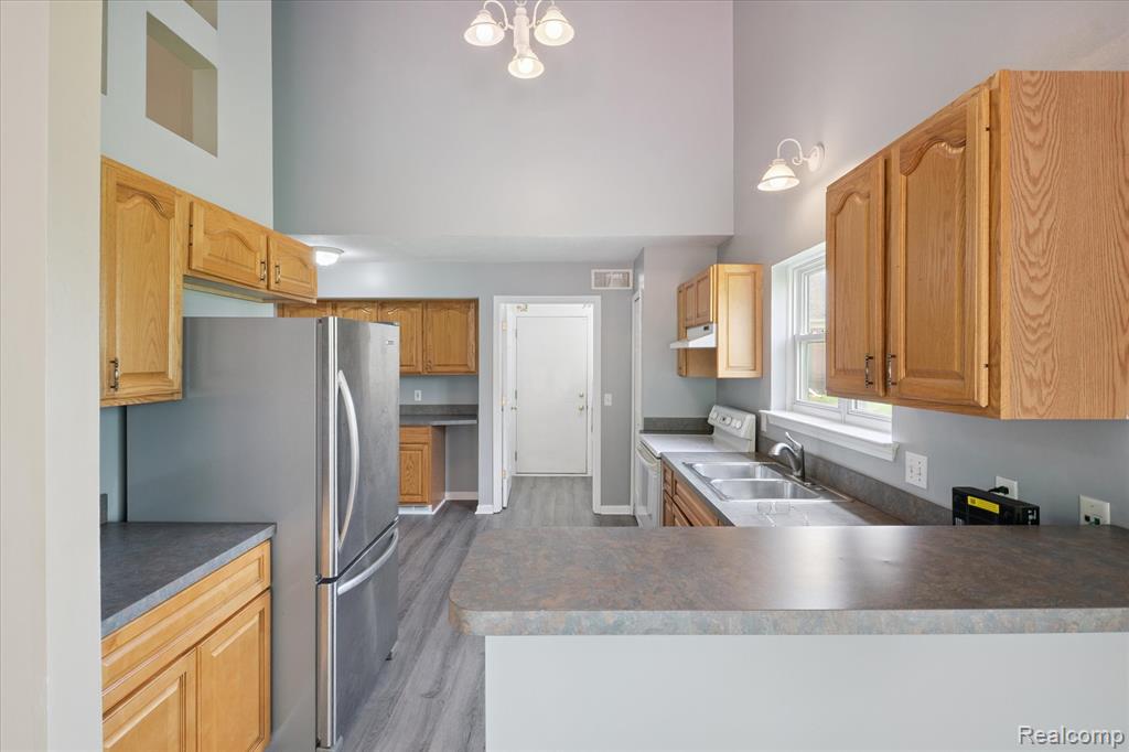 5449 Greenway Drive, Trenton, MI 48183 — Photo 11