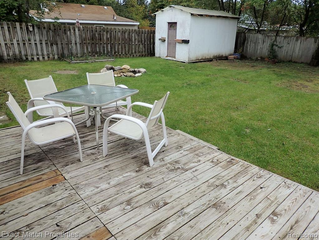409 LAKEVIEW Street, Holly, MI 48442 — Photo 7