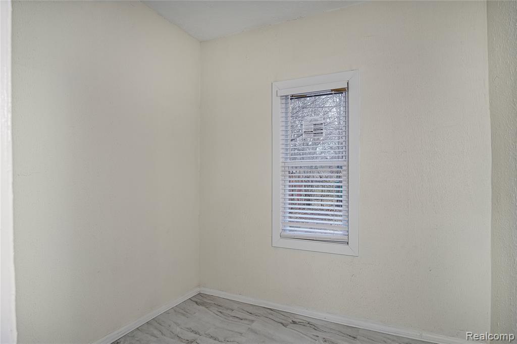 427 Melbourne, Detroit, MI 48202 — Photo 19