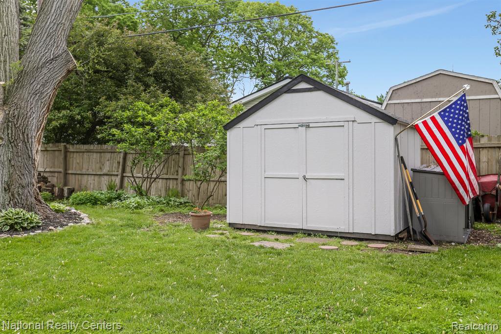 330 BEACHWAY Street, Whitmore Lake, MI 48189 — Photo 29