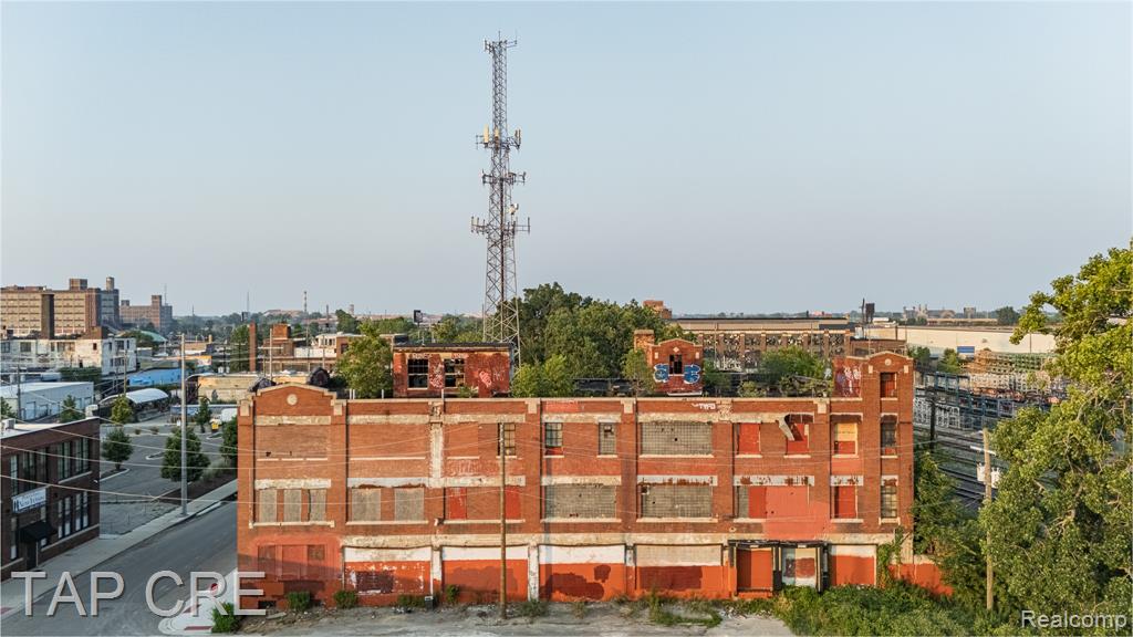 600 E Milwaukee Street - Photo 4