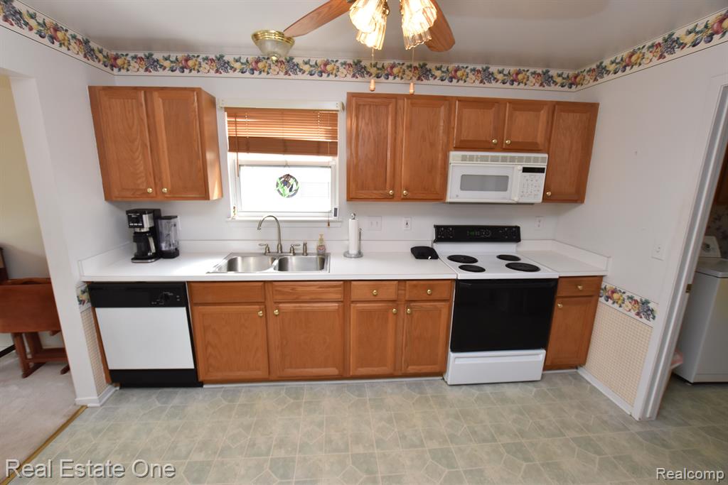 2117 OAKBROOK Boulevard, Walled Lake, MI 48390 — Photo 11