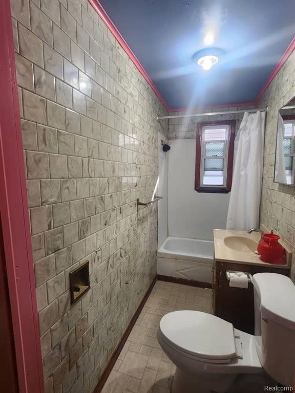 2455 ANDRUS Street, Hamtramck, MI 48212 — Photo 5