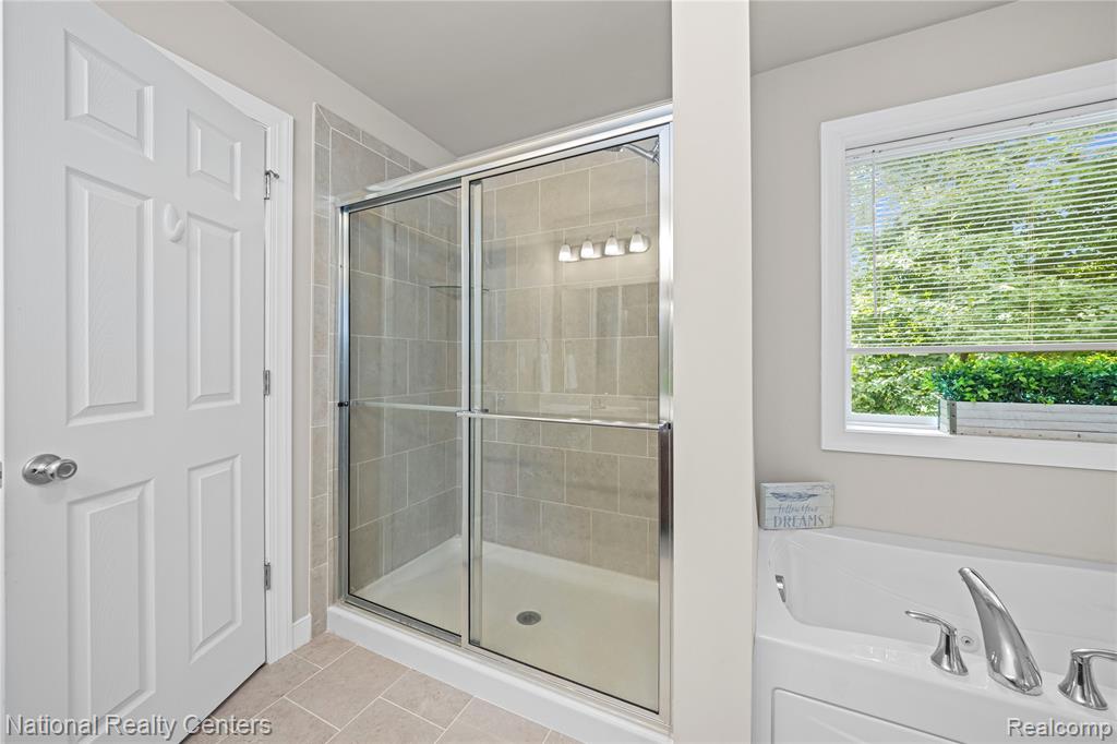 9760 Dornoch Trail, Brighton, MI 48114 — Photo 37