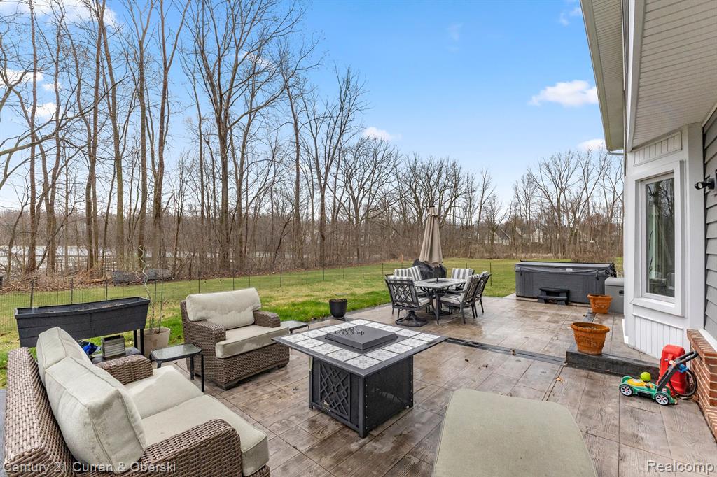 42745 LEDGEVIEW Drive, Novi, MI 48377 — Photo 47
