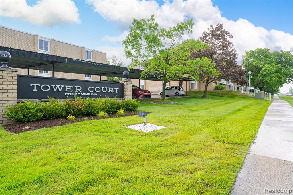 4909 Crooks Road, D4, Royal Oak, MI 48073 — Photo 22