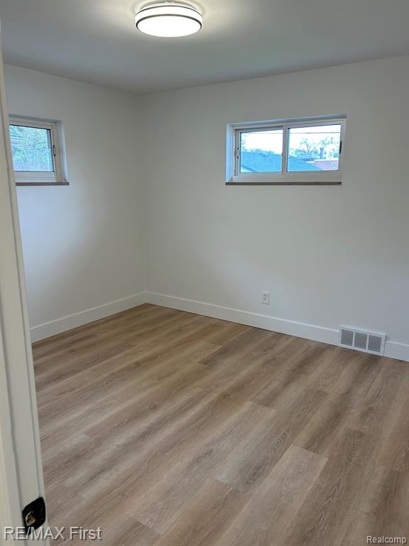 8865 Kenberton Drive, Oak Park, MI 48237 — Photo 13