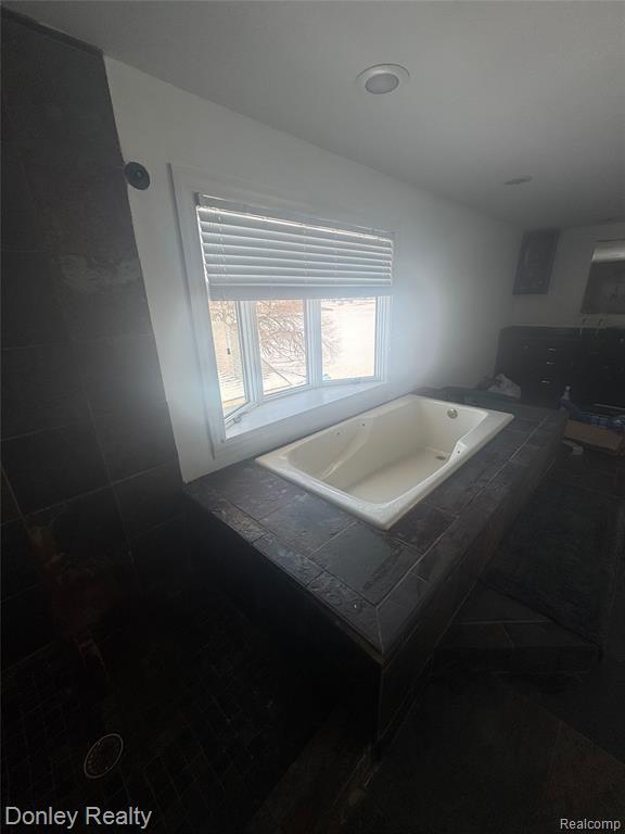 4677 Point Court, MI — Photo 20