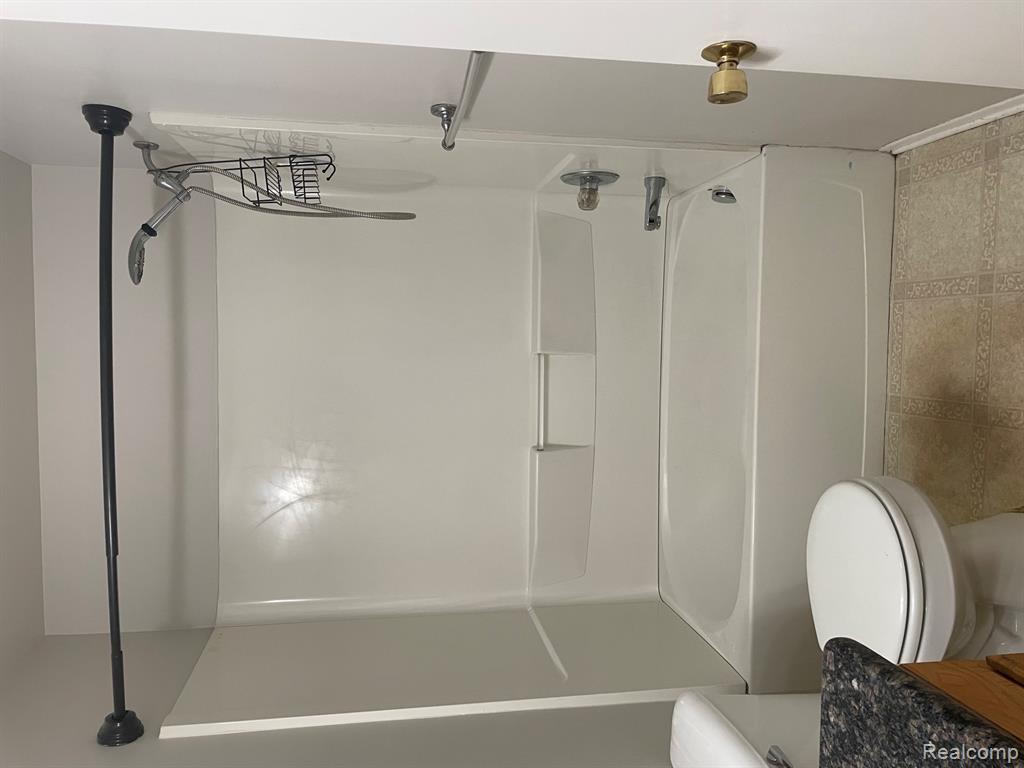 15641 Stone Crossing Drive, Southfield, MI 48075 — Photo 9