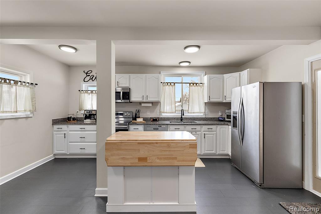 4755 Forest Avenue, Waterford, MI 48328 — Photo 31