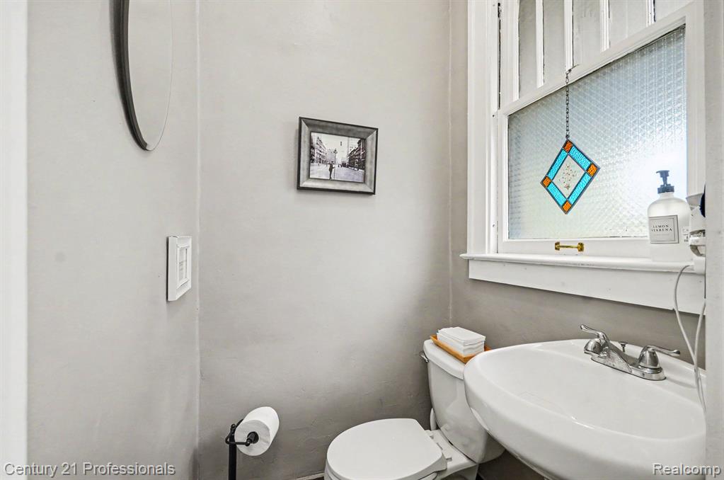 33 Moss Street, Highland Park, MI 48203 — Photo 37
