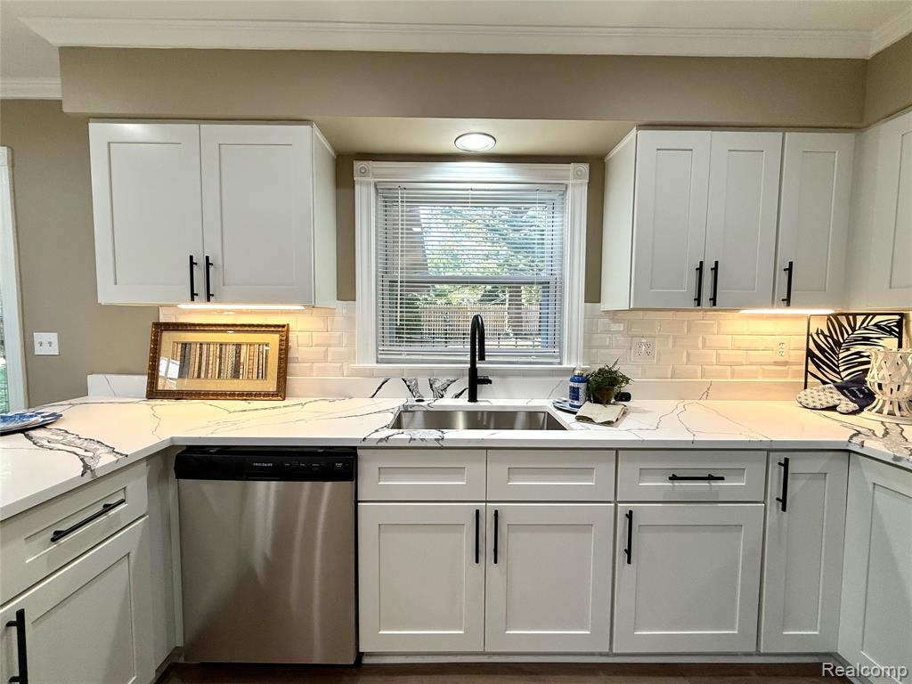 38552 Macintosh Court, Clinton Twp, MI 48036 — Photo 29