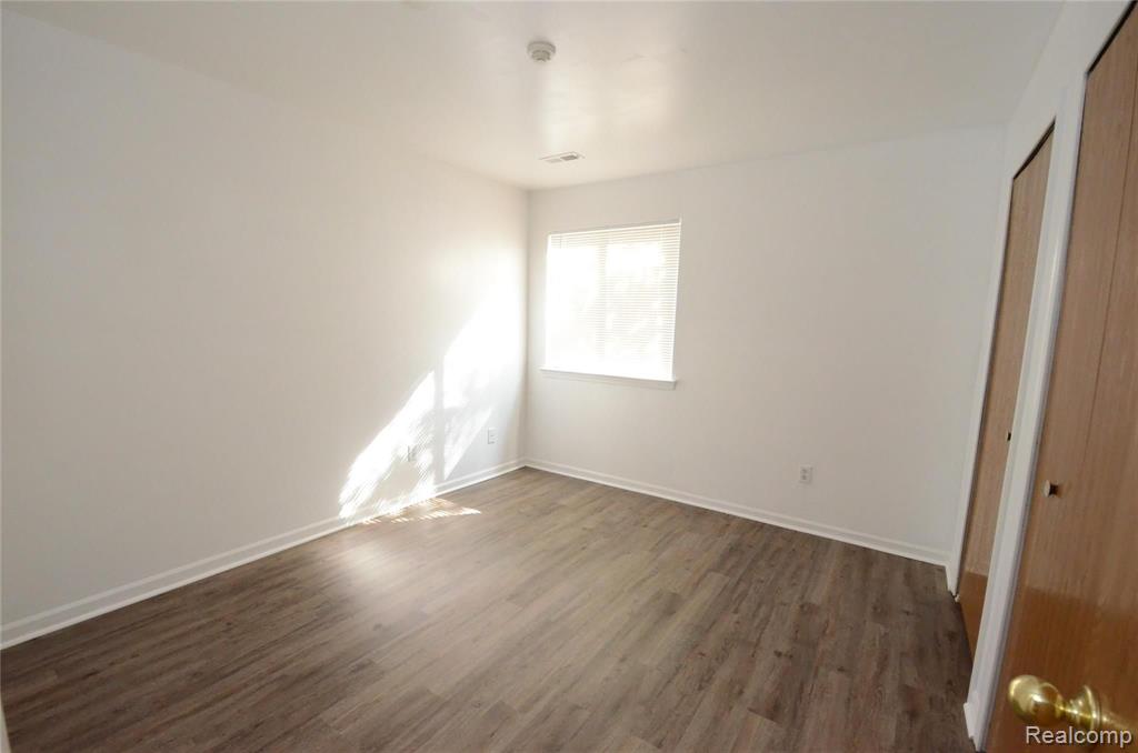 42803 Lilley Pointe Drive, Canton, MI 48187 — Photo 17