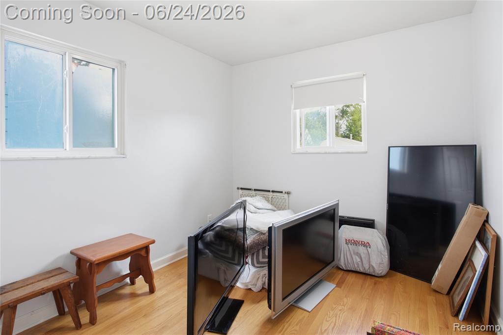 20644 Hollywood Street, Harper Woods, MI 48225 — Photo 13
