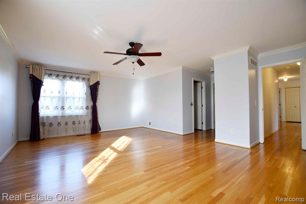 685 ESSEX Drive, Rochester Hills, MI 48307 — Photo 28