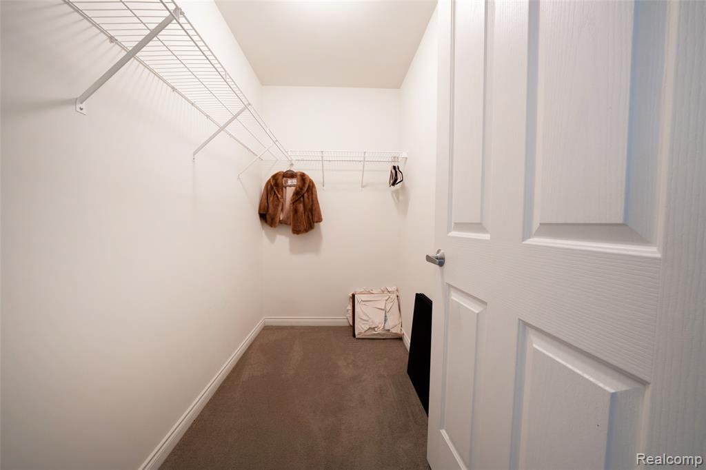 4502 Forest Edge Lane, West Bloomfield, MI 48323 — Photo 40