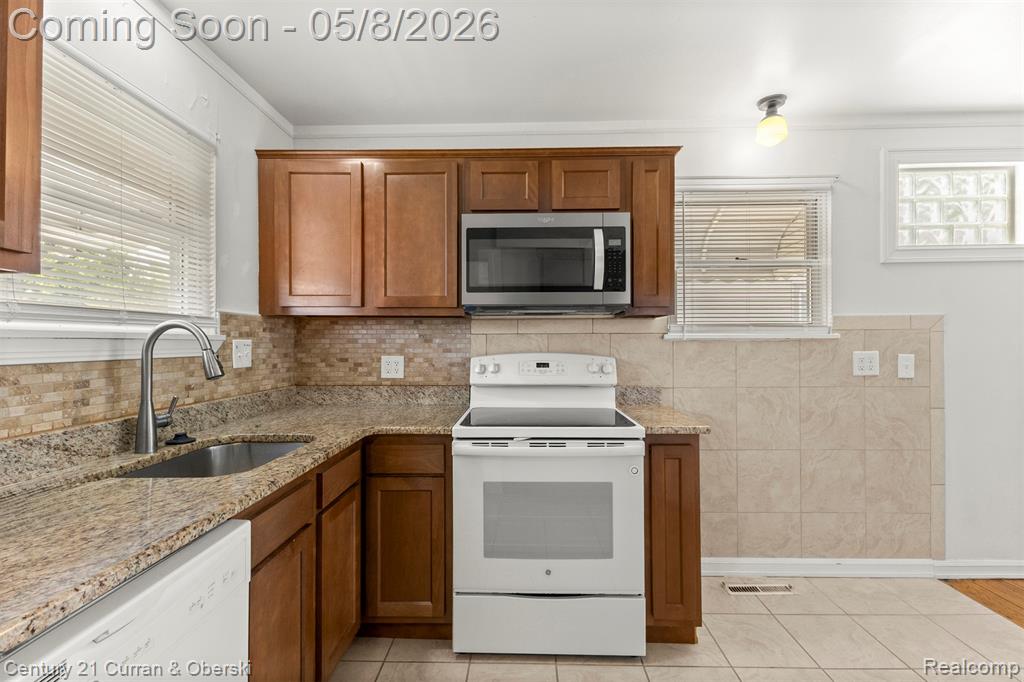 7609 Dudley Street, Taylor, MI 48180 — Photo 16