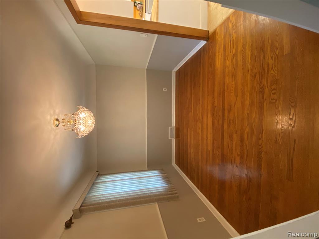 21114 Huntington Avenue, Harper Woods, MI 48225 — Photo 17