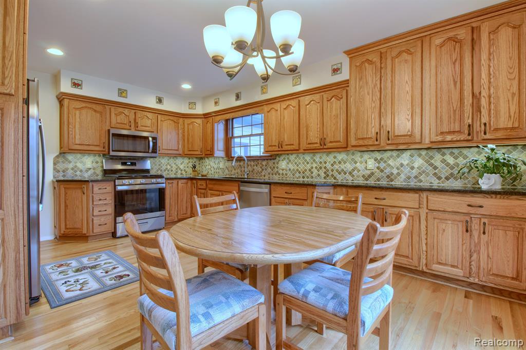 40184 LADENE Lane, Novi, MI — Photo 8