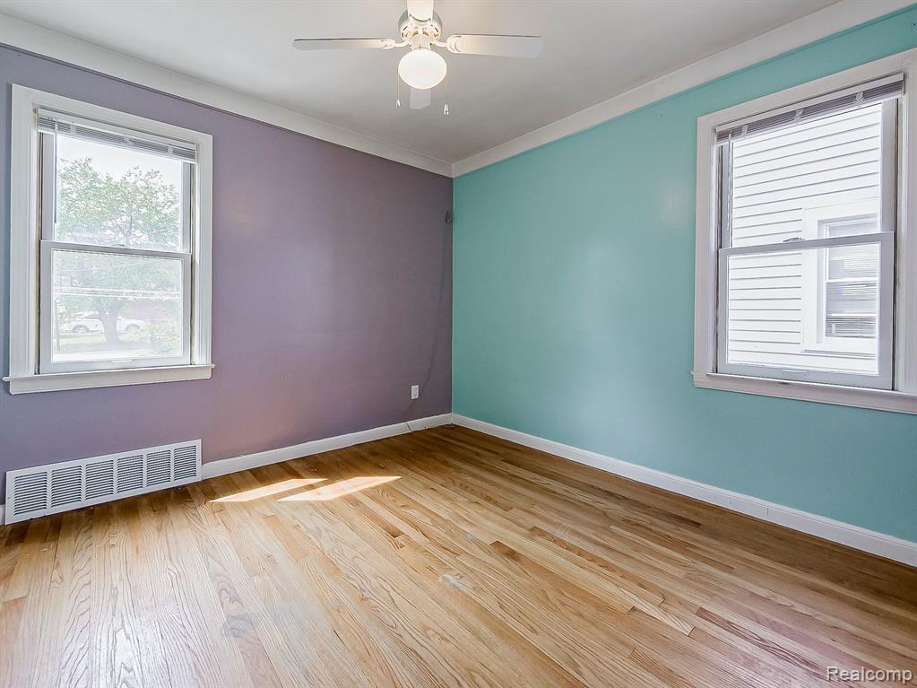 6701 HEYDEN Street, Dearborn Heights, MI 48127 — Photo 9