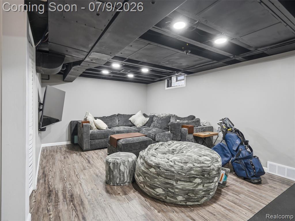 622 N Rembrandt Avenue, Royal Oak, MI 48067 — Photo 18