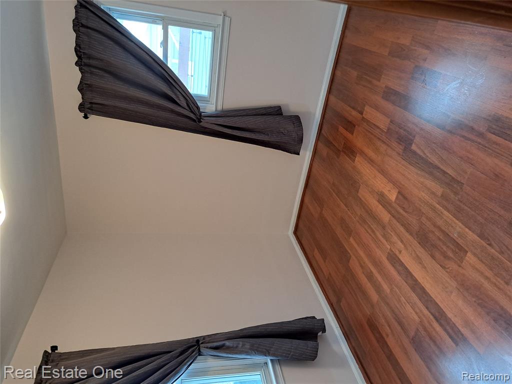 96 Detroit, Trenton, MI 48183 — Photo 40
