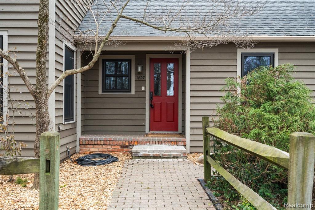 1827 HIGH HOLLOW Drive, Ann Arbor, MI 48103 — Photo 68