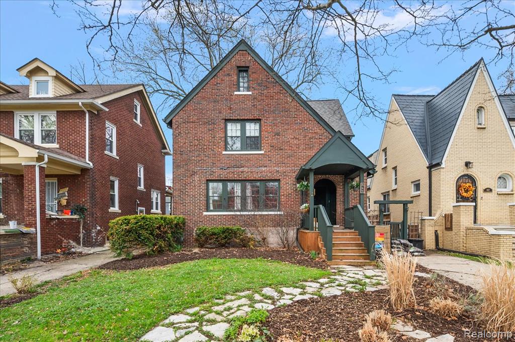 463 Lakewood Street - Photo 2