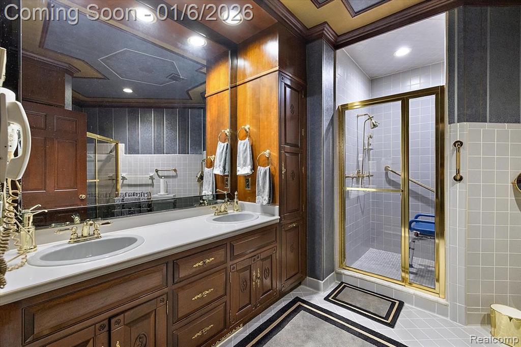7310 Sandy Creek Lane, Bloomfield Hills, MI 48301 — Photo 31