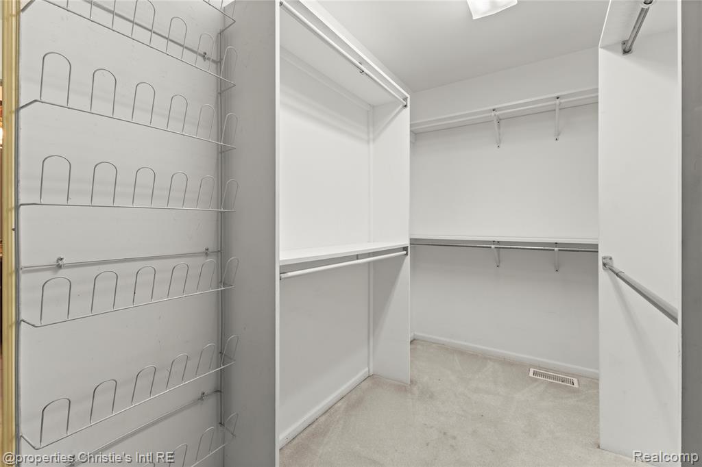 6166 Natures Cove, Grand Blanc, MI 48439 — Photo 15