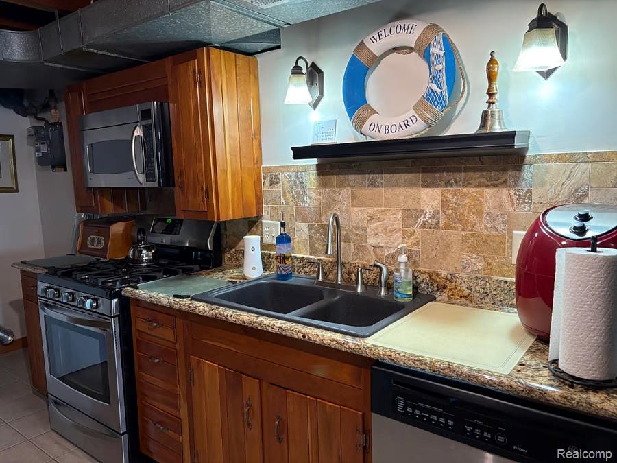 44655 Harmony Lane, Van Buren, MI 48111 — Photo 23