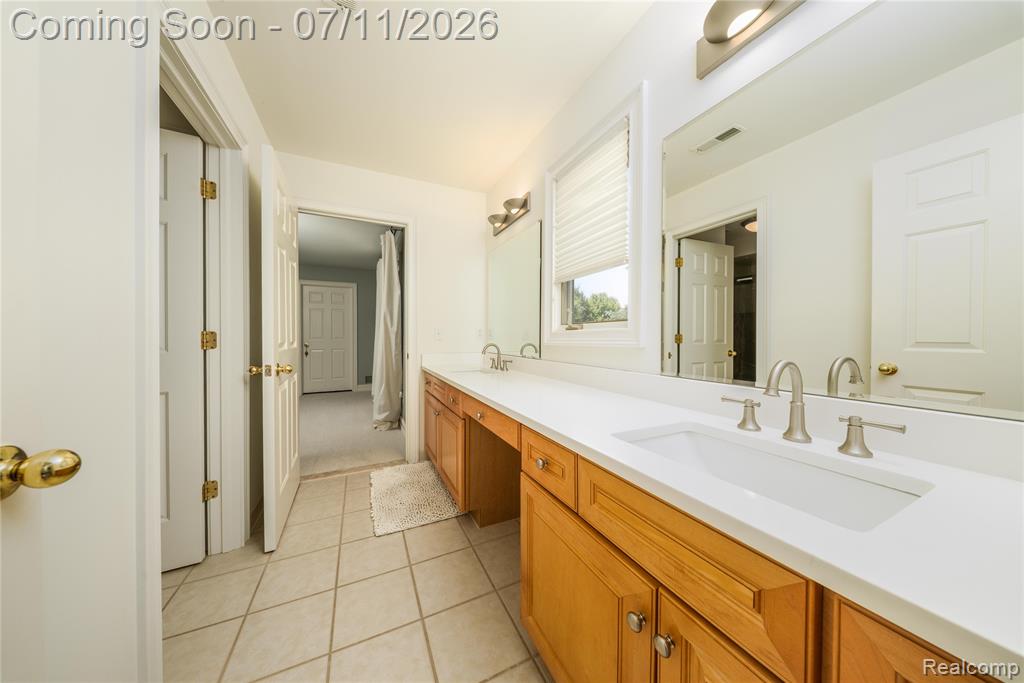 819 Majestic Drive, Rochester Hills, MI 48306 — Photo 28
