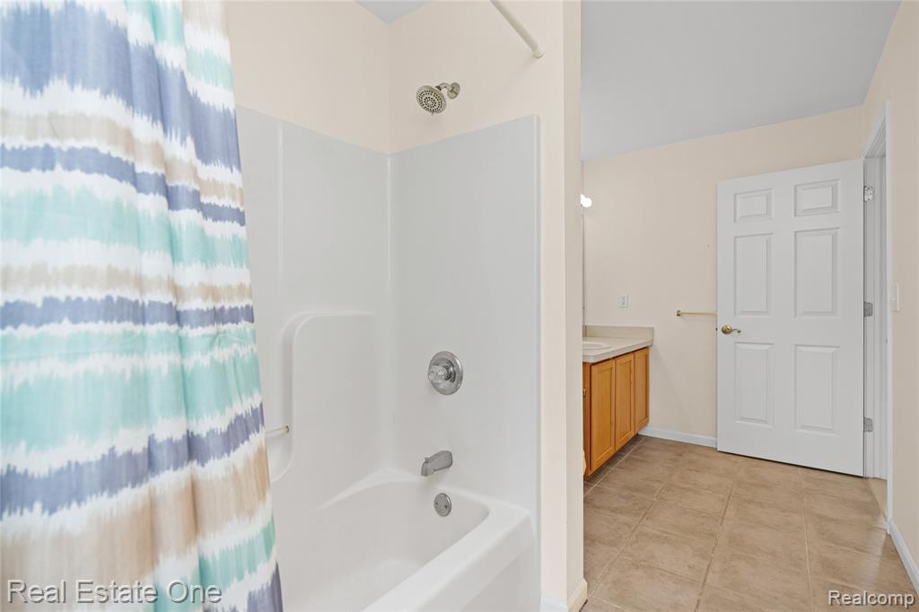 2283 Crystal Crossing Drive, Howell, MI 48843 — Photo 34