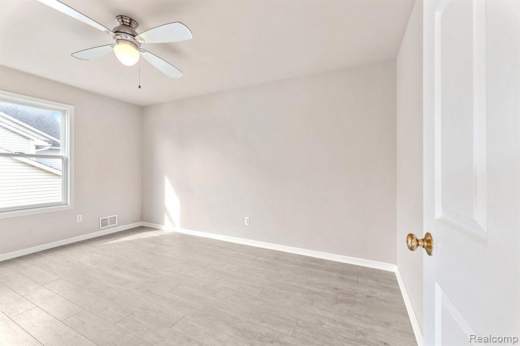 348 PEMBROKE Drive, Saline, MI 48176 — Photo 23