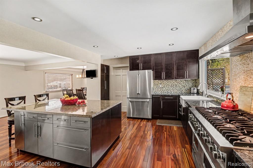 22724 King Richard Court, Beverly Hills, MI 48025 — Photo 10