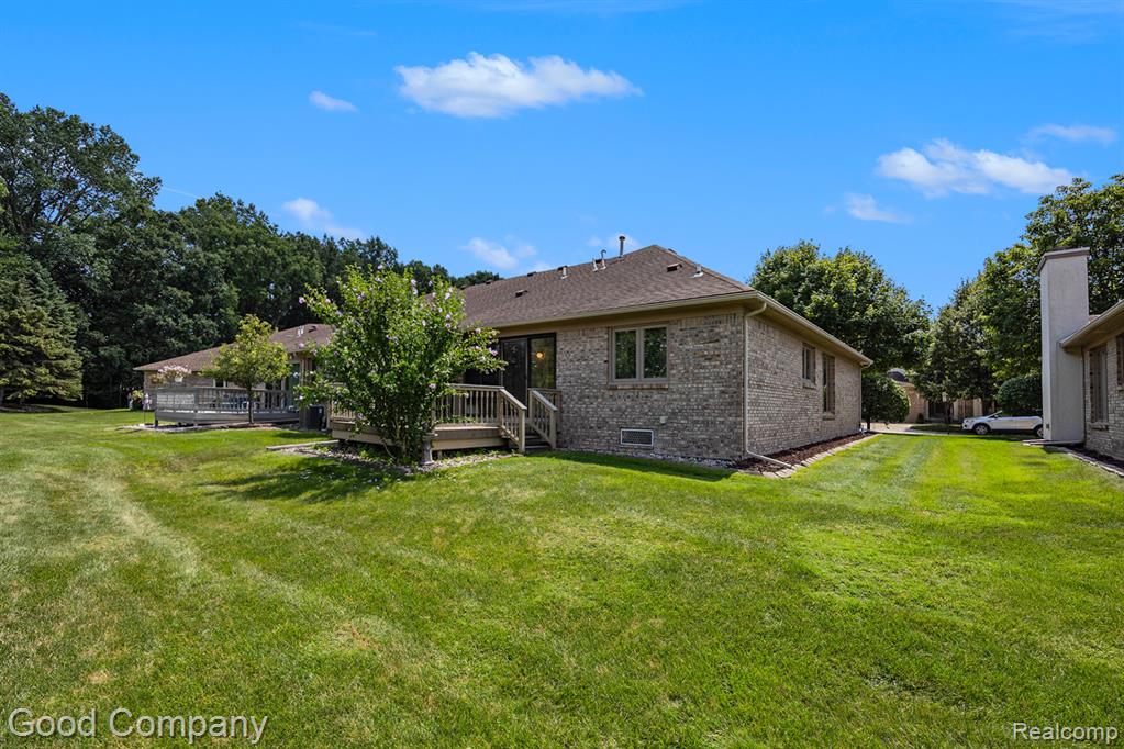 47284 Hunters Chase Drive, Macomb, MI 48042 — Photo 5