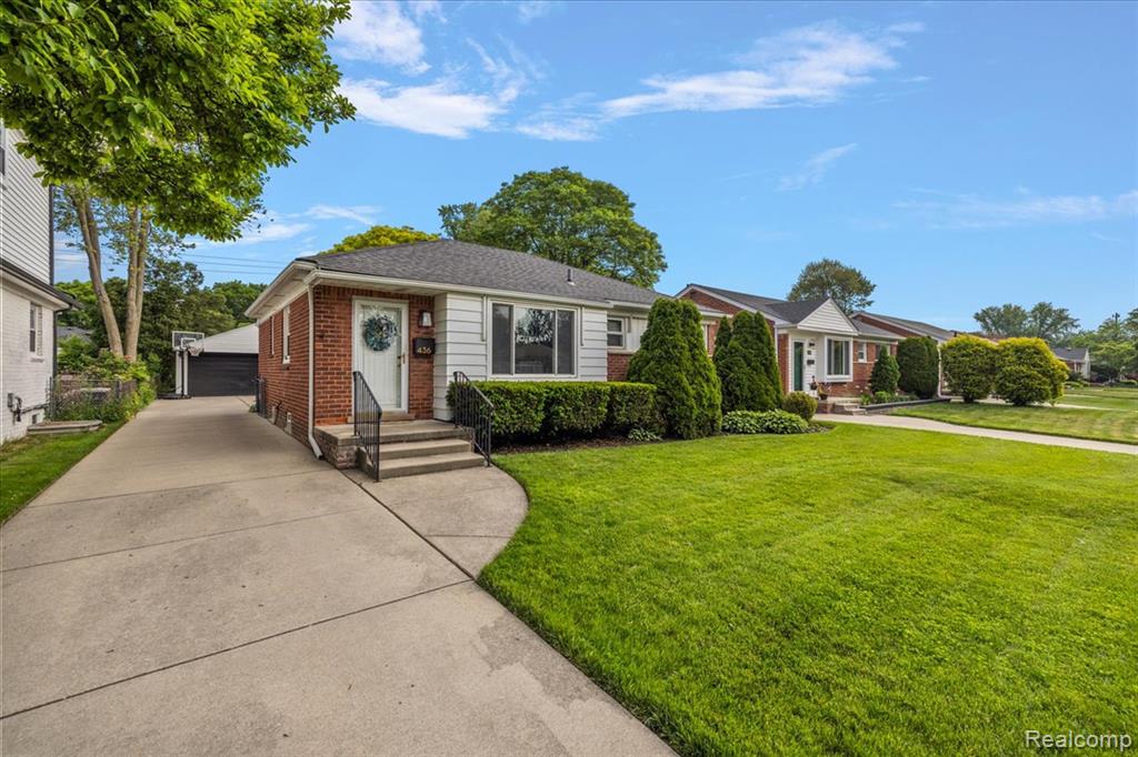 436 W Sunnybrook Drive, Royal Oak, MI 48073 — Photo 3