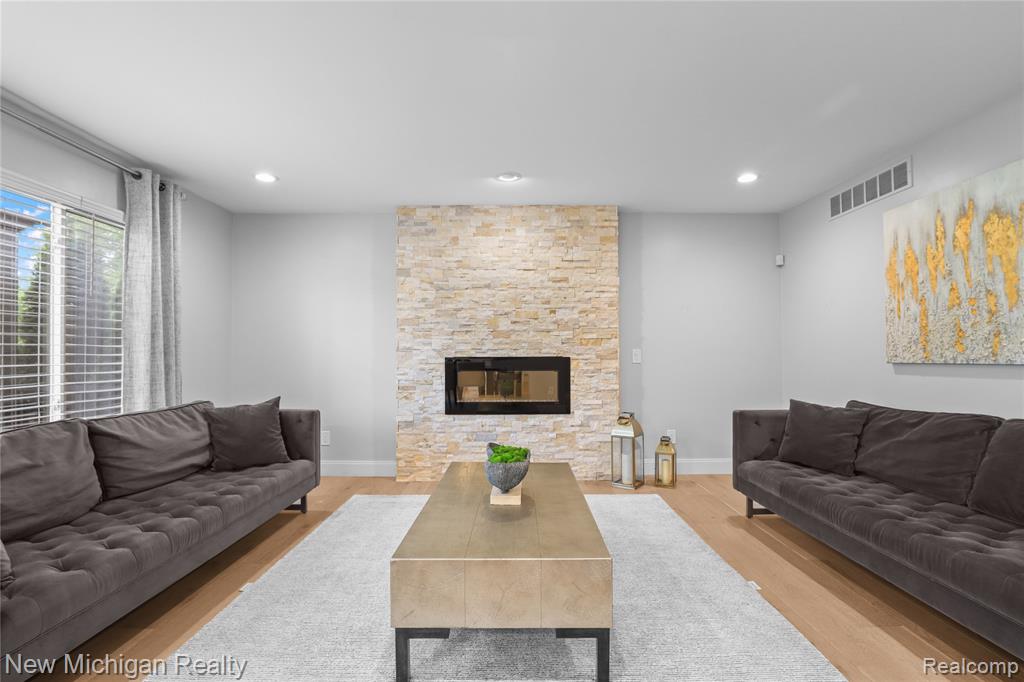 7622 Greene Farm Drive, Ypsilanti, MI 48197 — Photo 17