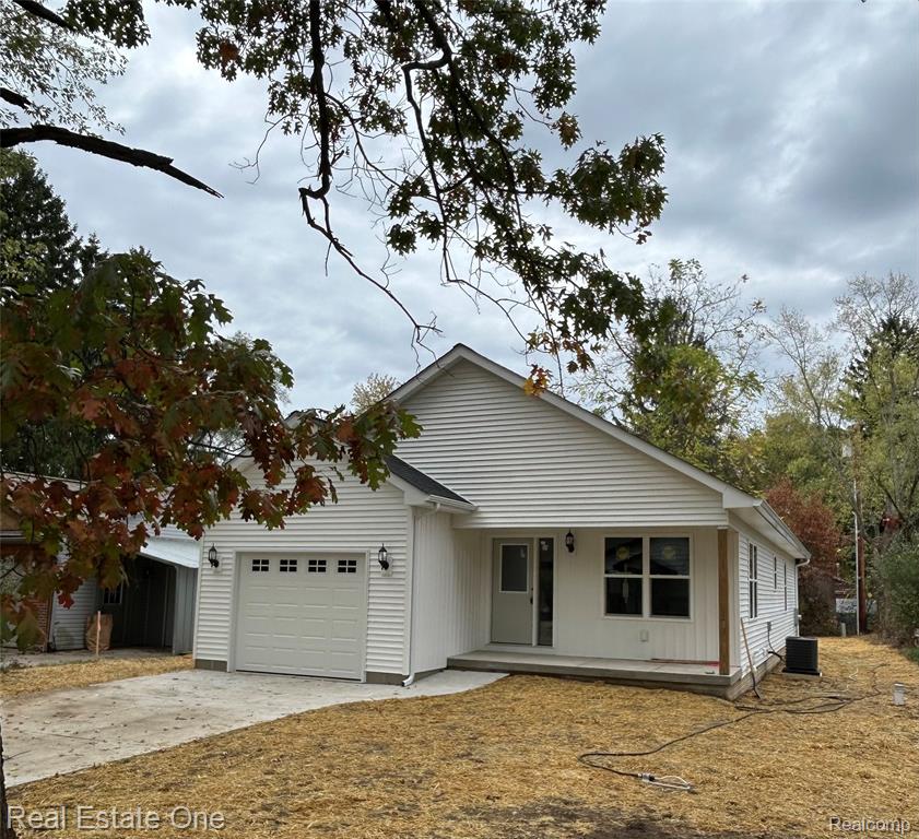 774 Keith Street, Oxford, MI 48371 — front exterior