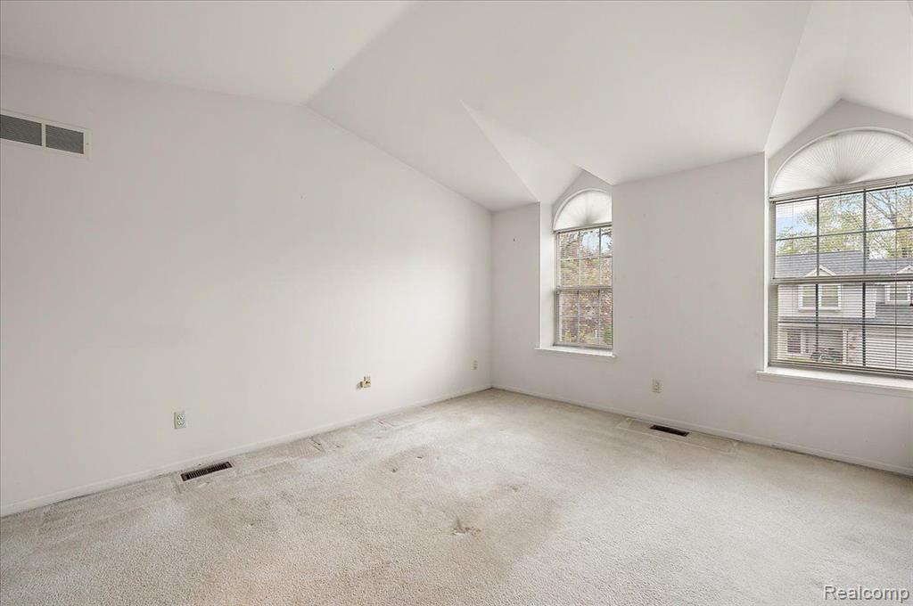 47235 SCARLET Drive S, Novi, MI — Photo 33