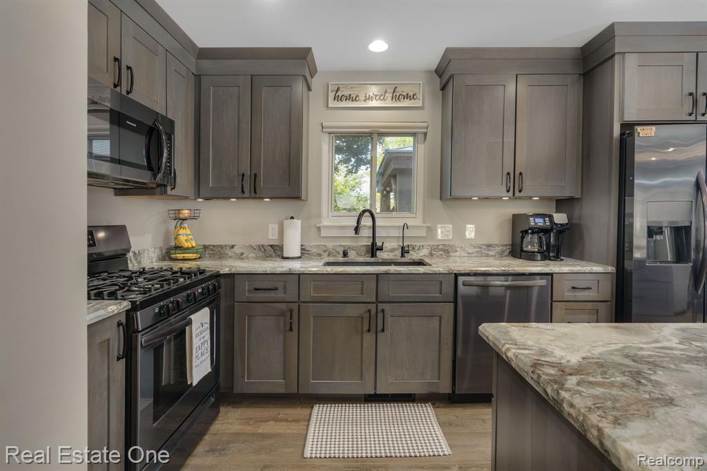9545 Crown Ridge Drive, White Lake, MI — Photo 17